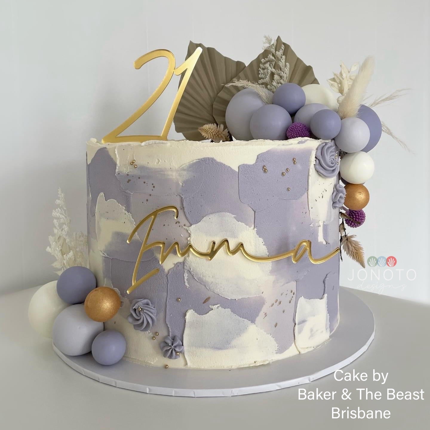 personalised cake topper featuring the name "Emma"